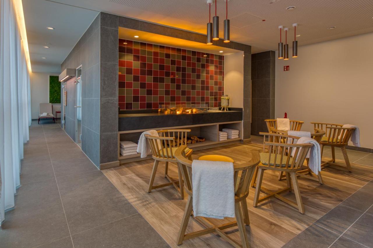 Intercityhotel Berlin Airport Ber Terminal 1 & 2 Schoenefeld Luaran gambar The interior of the spa
