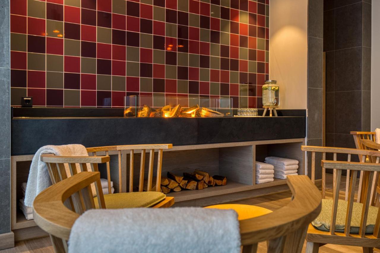 Intercityhotel Berlin Airport Ber Terminal 1 & 2 Schoenefeld Luaran gambar "The fireplace is a highlight of the spa."