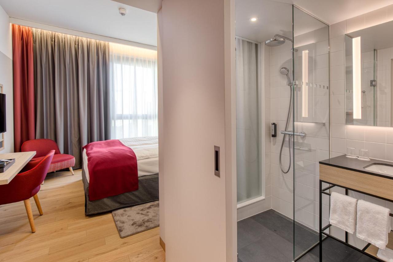 Intercityhotel Berlin Airport Ber Terminal 1 & 2 Schoenefeld Luaran gambar Room interior